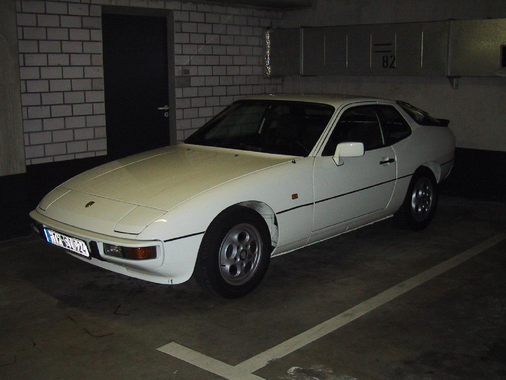 Porsche 924 S - 4 Zylinder 160 PS 118 kW 2500 ccm 8 Ventile Wasserkühlung