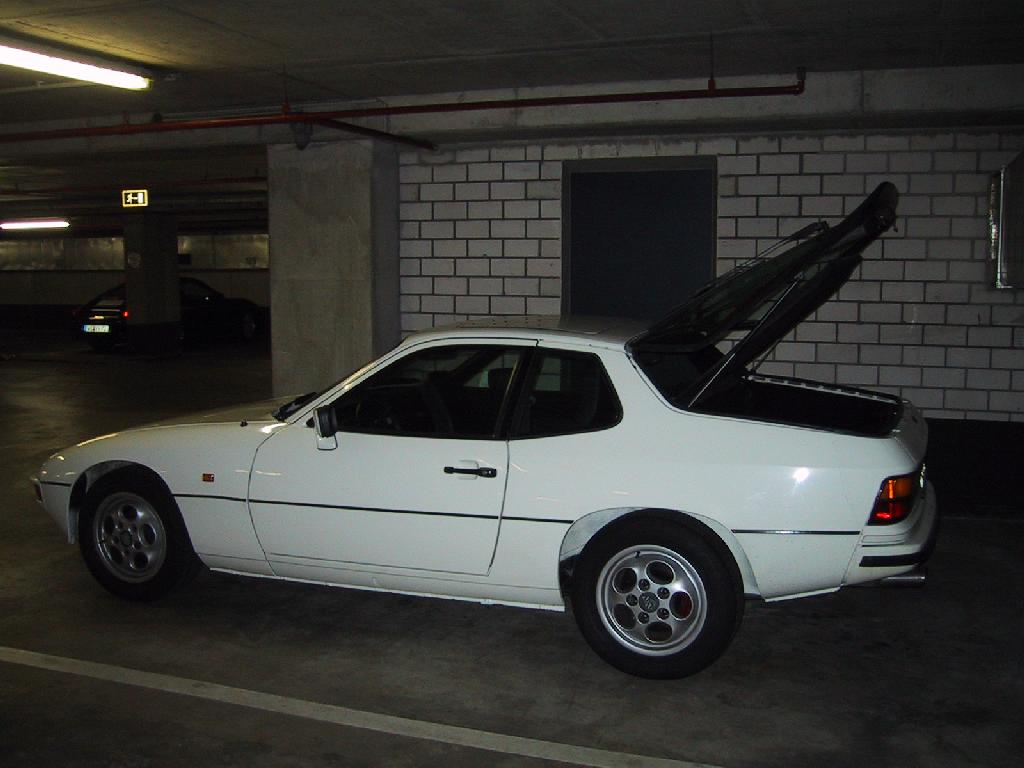 Porsche 924 S - 4 Zylinder 160 PS 118 kW 2500 ccm 8 Ventile Wasserkühlung